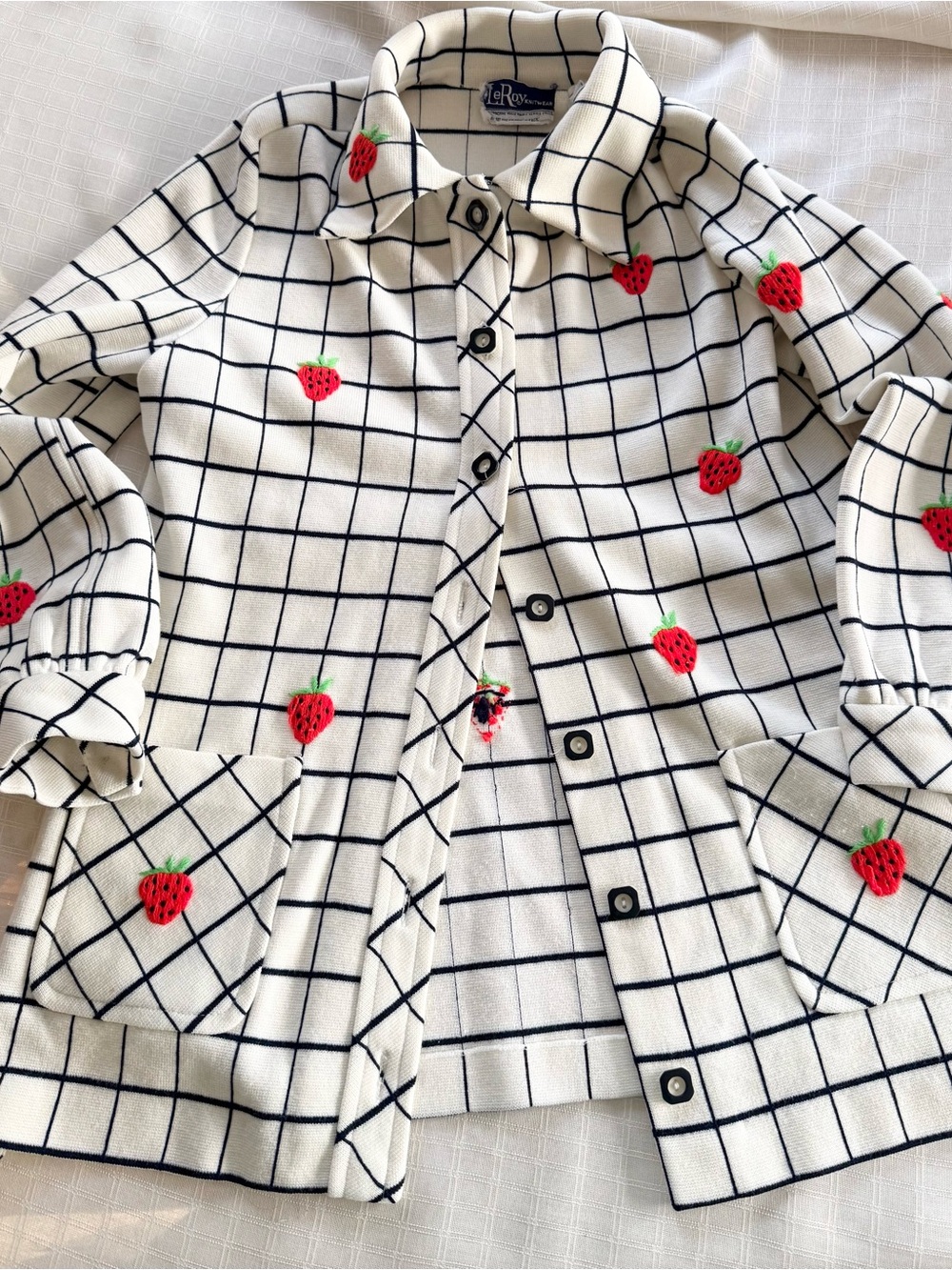 Vintage 60s/70s strawberry embroidered black/white checkered cardigan